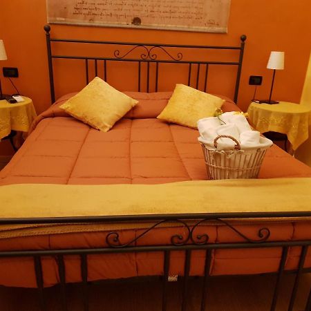 Ghiro Ghiotto Bed & Breakfast Пиетра Лигуре Екстериор снимка