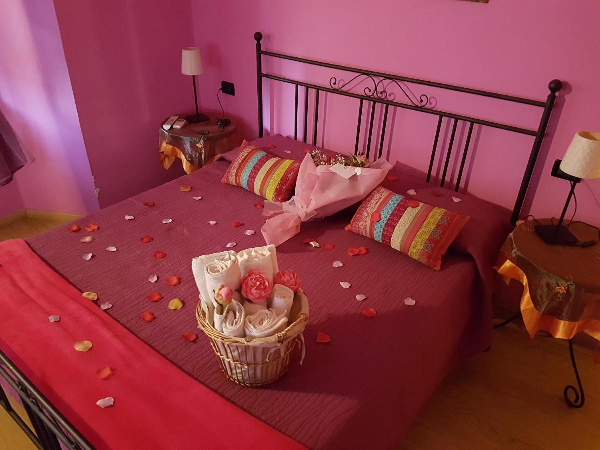 Ghiro Ghiotto Bed & Breakfast Пиетра Лигуре Екстериор снимка