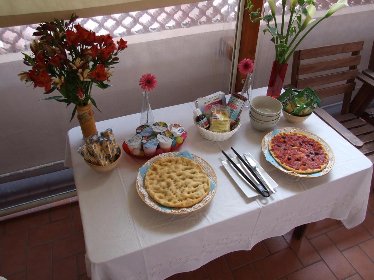 Ghiro Ghiotto Bed & Breakfast Пиетра Лигуре Екстериор снимка