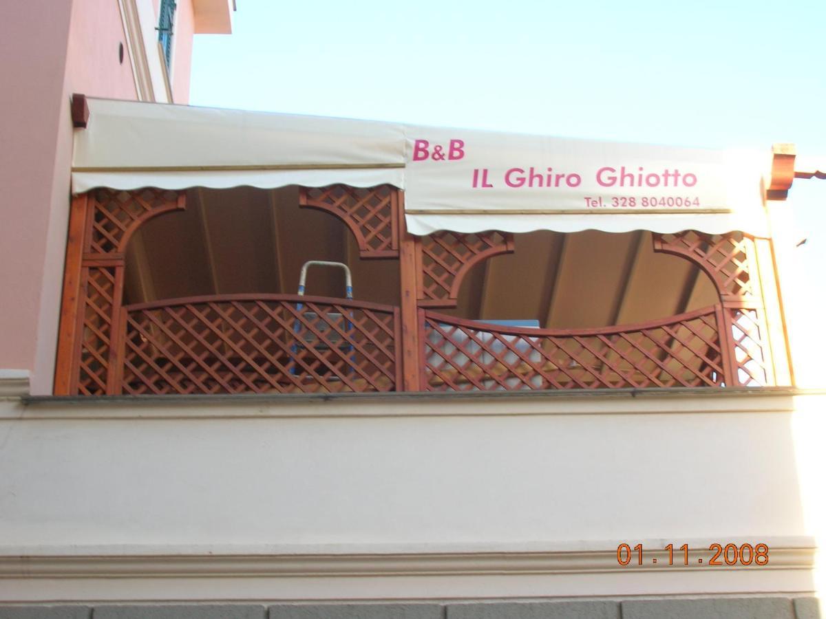 Ghiro Ghiotto Bed & Breakfast Пиетра Лигуре Екстериор снимка