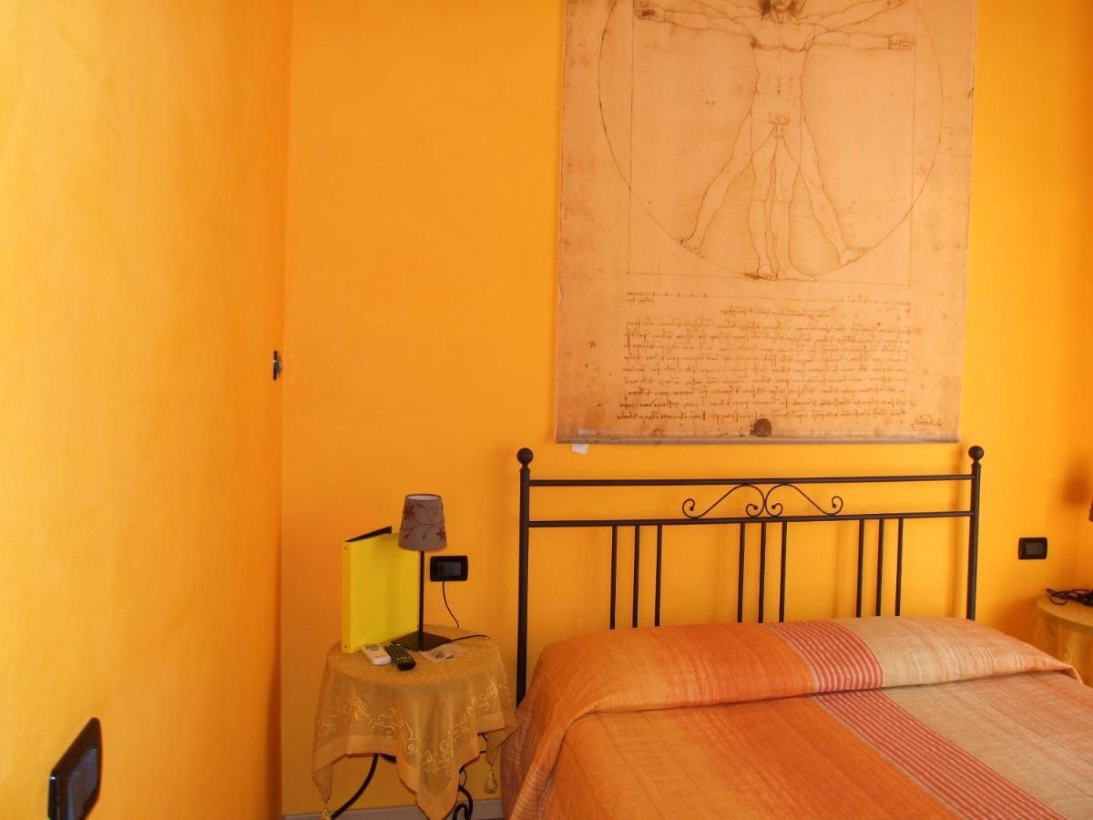 Ghiro Ghiotto Bed & Breakfast Пиетра Лигуре Екстериор снимка