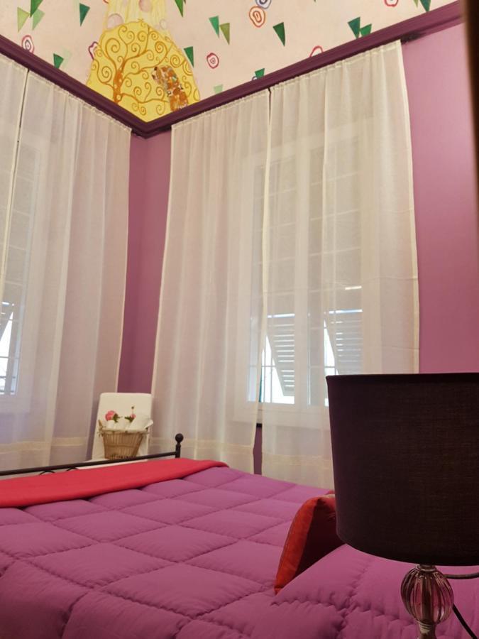 Ghiro Ghiotto Bed & Breakfast Пиетра Лигуре Екстериор снимка