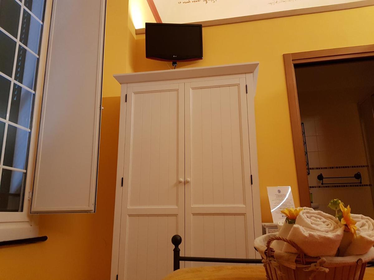 Ghiro Ghiotto Bed & Breakfast Пиетра Лигуре Екстериор снимка